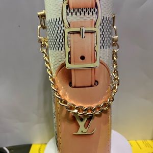 Personalize 20 oz tumbler with chain